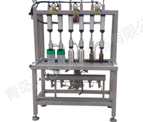 山東青島啤酒廠訂購(gòu)10臺(tái)啤酒灌裝機(jī)
